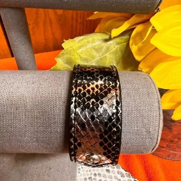 Patricia Nash Python Cuff Bracelet #PNBR - Picture 2 of 7